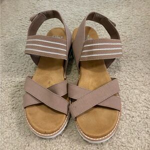 Women’s Taupe Strappy Comfort Sandals